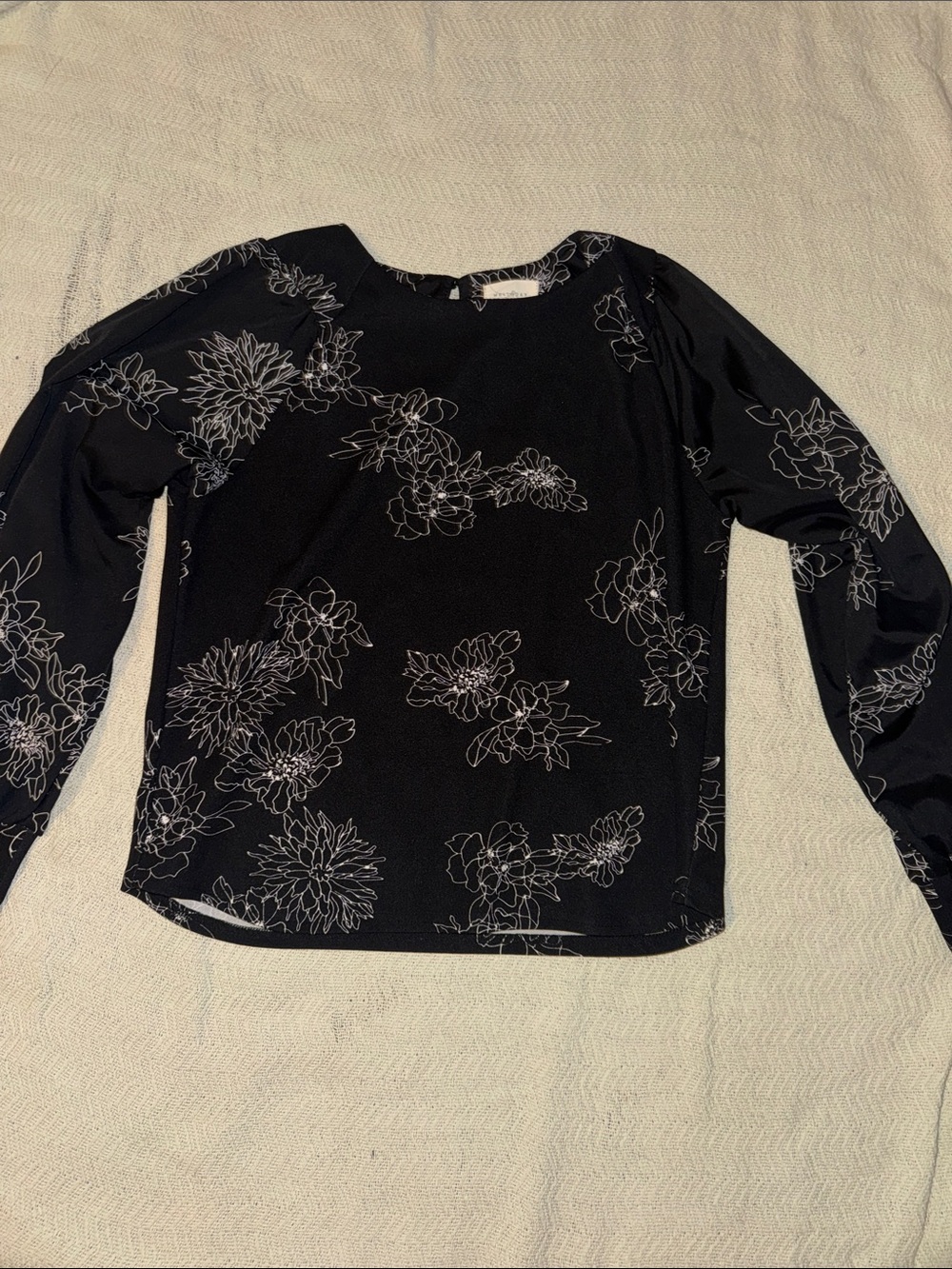 MELLODAY Black Floral Long-Sleeve Blouse with White Outline Flowers